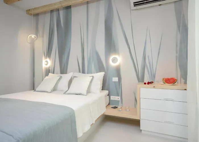 Antony Suites (Adults Only)